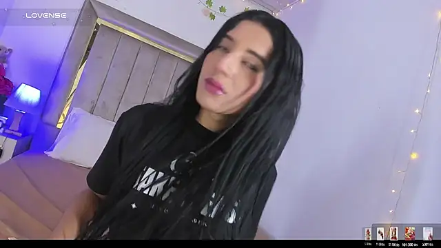 ScarlettVell online show from March 13, 6:25 pm