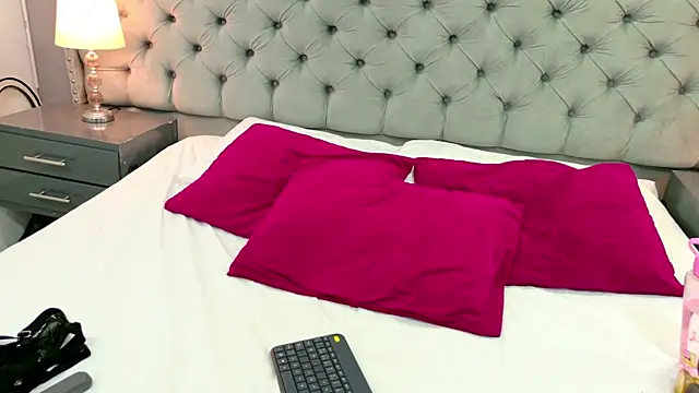 ScarlethCruz online show from October 18, 7:58 pm