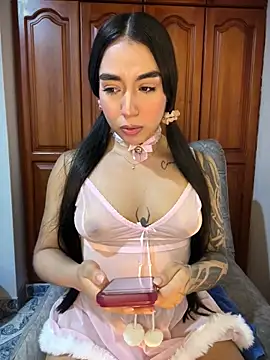 KaditaNavarro online show from June 15, 10:23 pm