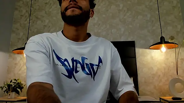 Snapshot of RaphaelDufort chatting on November 7, 11:05 pm RaphaelDufort online show from November 7, 11:05 pm