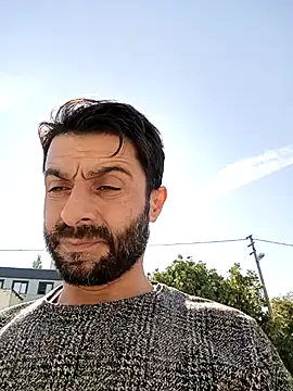 Snapshot of alex10alexx chatting on October 30, 10:27 am alex10alexx online show from October 30, 10:27 am