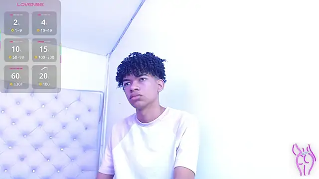 Snapshot of Ivone_Rose_ chatting on October 3, 12:24 pm Ivone Rose online show from October 3, 12:24 pm