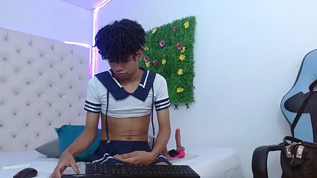 Snapshot of Ivone_Rose_ chatting on October 19, 12:39 pm Ivone Rose online show from October 19, 12:39 pm