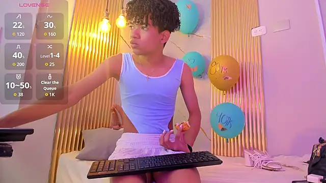 Snapshot of Ivone_Rose_ chatting on November 8, 12:27 pm Ivone Rose online show from November 8, 12:27 pm