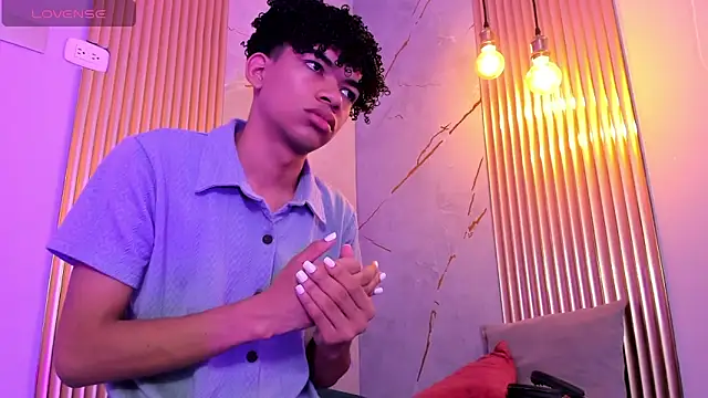 Snapshot of Ivone_Rose_ chatting on November 18, 12:20 pm Ivone Rose online show from November 18, 12:20 pm