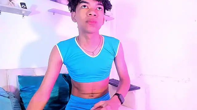 Snapshot of Ivone_Rose_ chatting on December 3, 12:14 pm Ivone Rose online show from December 3, 12:14 pm