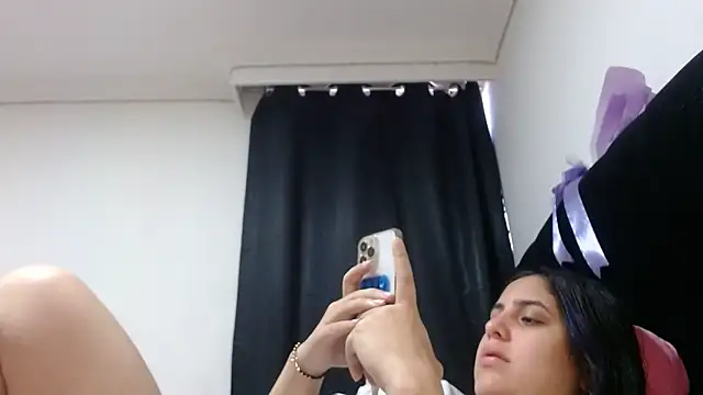 Snapshot of Electraweb_09 chatting on November 7, 12:16 pm Electraweb 09 online show from November 7, 12:16 pm