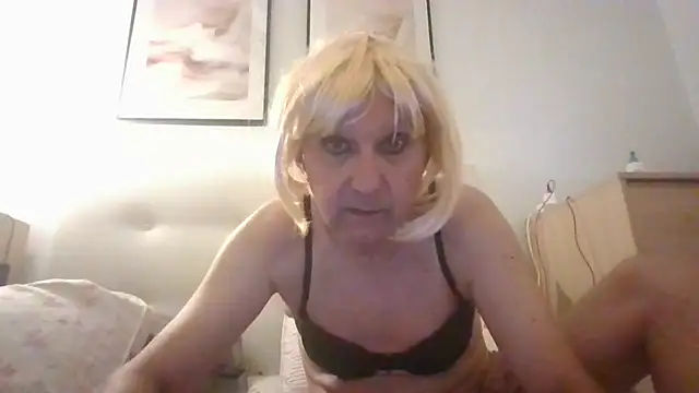 Emily de Carla online show from July 26, 10:16 pm