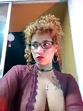 Snapshot of Vikyvoyeur chatting on September 25, 1:09 am Vikyvoyeur online show from September 25, 1:09 am