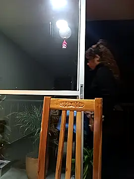 Snapshot of Vikyvoyeur chatting on October 25, 3:14 am Vikyvoyeur online show from October 25, 3:14 am