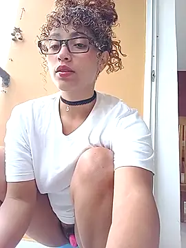 Snapshot of Vikyvoyeur chatting on November 21, 7:12 pm Vikyvoyeur online show from November 21, 7:12 pm