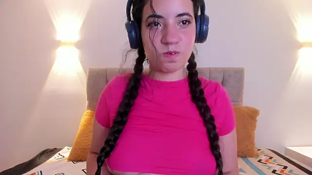 Nicol Chang online show from October 7, 3:58 am