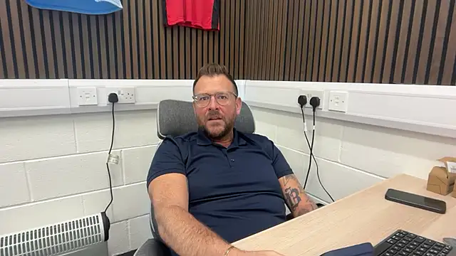 bilf1978 online show from February 17, 7:38 am