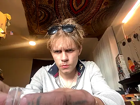 Snapshot of XanderOzzz chatting on October 21, 8:53 pm XanderOzzz online show from October 21, 8:53 pm