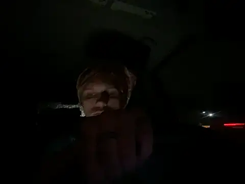 Snapshot of XanderOzzz chatting on November 2, 4:26 am XanderOzzz online show from November 2, 4:26 am