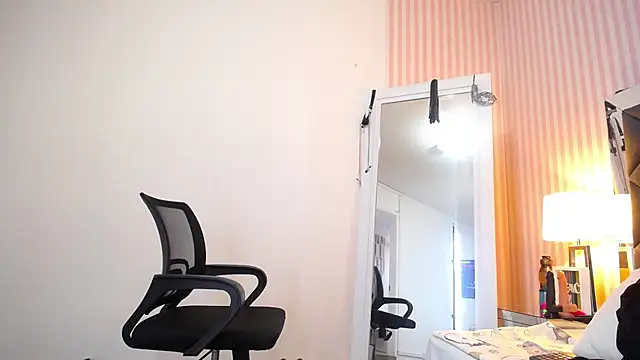 ViictoriaJones  online show from February 4, 12:22 pm