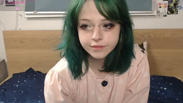 Snapshot of triplebakaaa chatting on October 17, 6:43 pm triplebakaaa online show from October 17, 6:43 pm