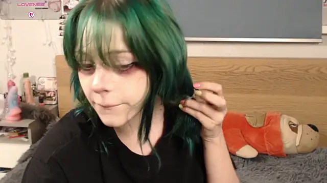 Snapshot of triplebakaaa chatting on November 8, 5:23 pm triplebakaaa online show from November 8, 5:23 pm