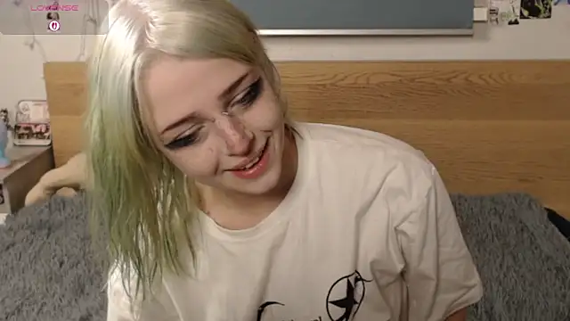 Snapshot of triplebakaaa chatting on November 14, 10:51 pm triplebakaaa online show from November 14, 10:51 pm