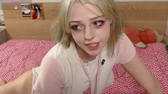 Snapshot of triplebakaaa chatting on November 22, 9:36 pm triplebakaaa online show from November 22, 9:36 pm