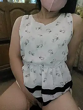 Laurie369 online show from December 5, 3:41 pm