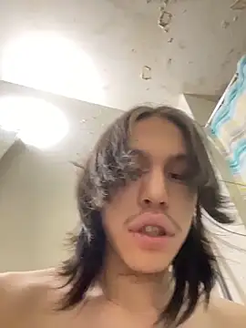 heytherepeoples717 online show from December 15, 5:01 am