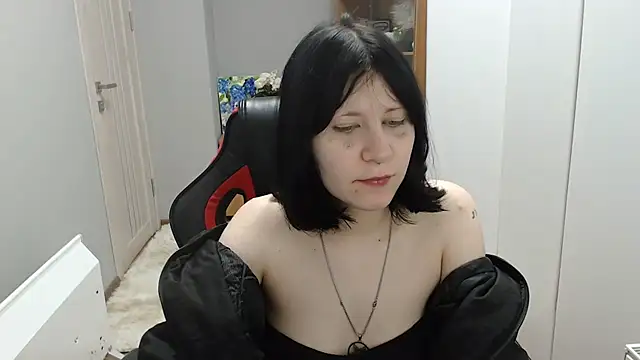 TinaQuiin online show from December 3, 8:56 am