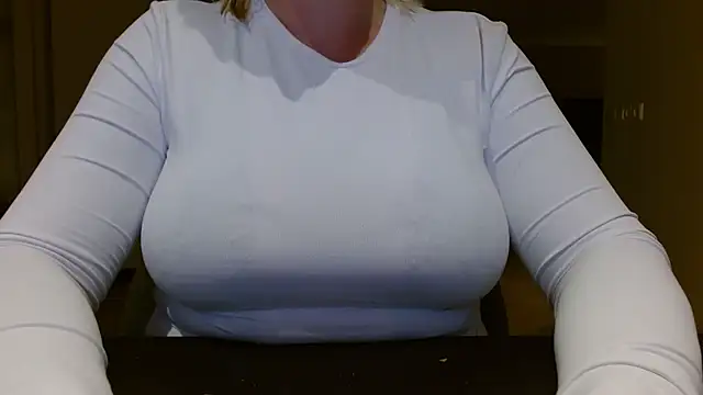 Esmee-Xxx online show from November 16, 6:57 pm