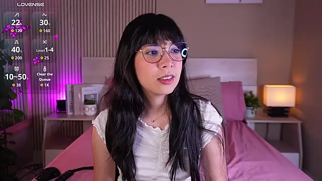 aprilqueenie online show from June 7, 7:39 pm