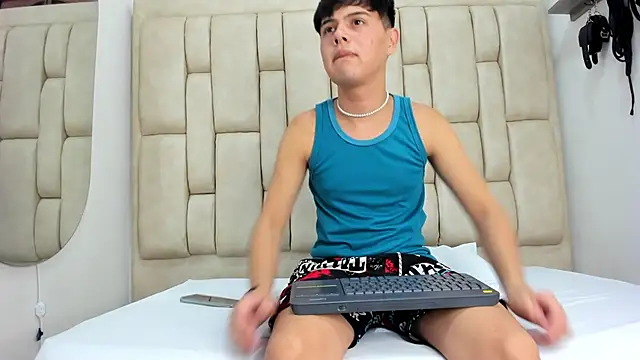 Snapshot of Felipe_Cold chatting on October 3, 2:19 am Felipe Cold online show from October 3, 2:19 am