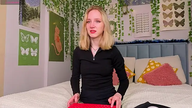 EmmaNovak online show from January 9, 11:46 am