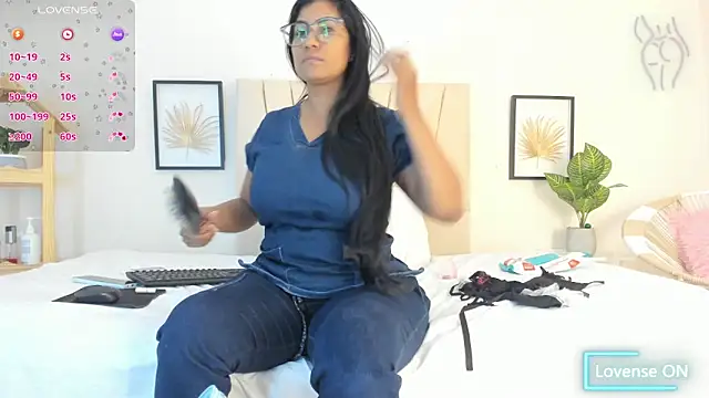  Miaa khalifa  online show from February 3, 12:32 pm