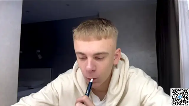 Snapshot of echowraith chatting on November 11, 6:35 am echowraith online show from November 11, 6:35 am