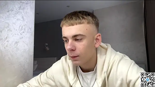 Snapshot of echowraith chatting on November 15, 10:12 am echowraith online show from November 15, 10:12 am