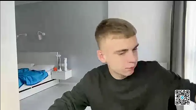 Snapshot of echowraith chatting on December 15, 11:36 am echowraith online show from December 15, 11:36 am