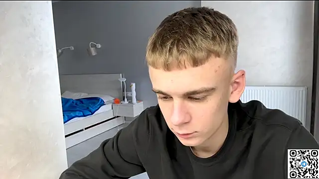 Snapshot of echowraith chatting on December 16, 11:37 am echowraith online show from December 16, 11:37 am