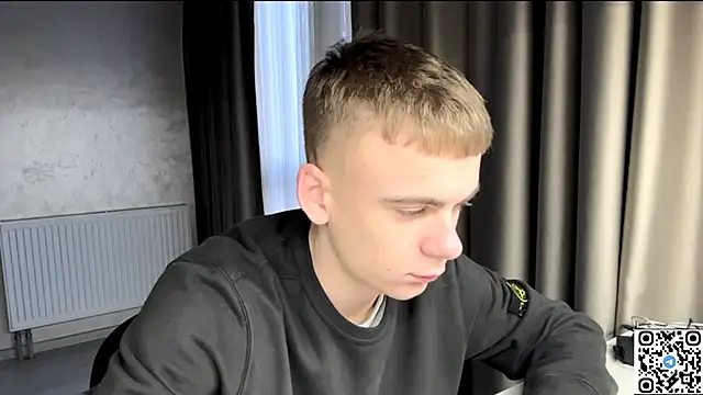 Snapshot of echowraith chatting on December 17, 6:19 am echowraith online show from December 17, 6:19 am