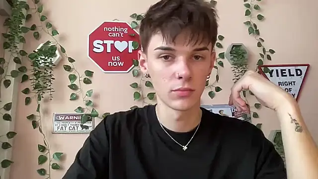 Snapshot of Milk_Guy chatting on September 22, 10:50 am Milk Guy online show from September 22, 10:50 am