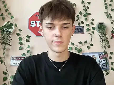 Snapshot of Milk_Guy chatting on September 26, 12:42 pm Milk Guy online show from September 26, 12:42 pm