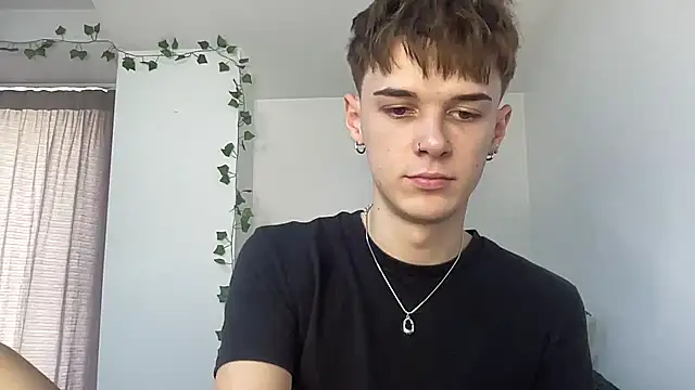 Snapshot of Milk_Guy chatting on October 27, 11:14 am Milk Guy online show from October 27, 11:14 am