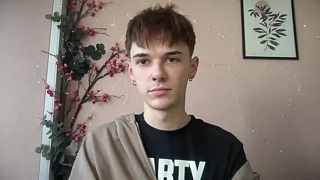 Snapshot of Milk_Guy chatting on October 30, 11:22 am Milk Guy online show from October 30, 11:22 am