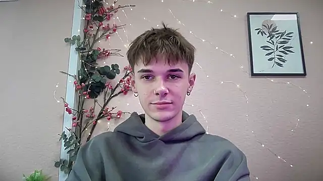 Snapshot of Milk_Guy chatting on November 3, 12:06 pm Milk Guy online show from November 3, 12:06 pm