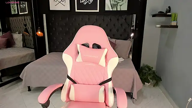 kitty collins  online show from September 16, 11:11 am