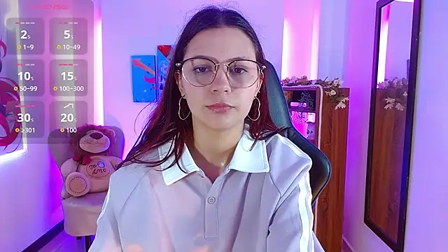 AlanaGarcia19 online show from December 2, 11:48 am