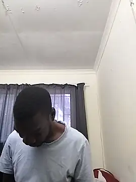 Snapshot of TmanZim2025 chatting on October 2, 3:52 pm TmanZim2025 online show from October 2, 3:52 pm