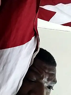 Snapshot of TmanZim2025 chatting on October 6, 7:55 pm TmanZim2025 online show from October 6, 7:55 pm