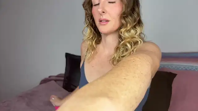 sexylittlefriend online show from July 22, 5:05 pm