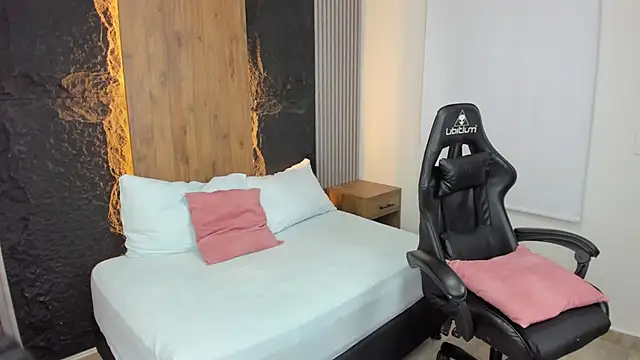 Clara Luu online show from September 19, 2:13 am