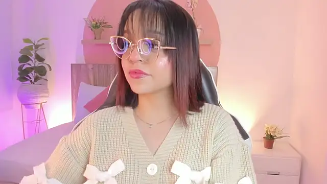 Clara Luu online show from June 10, 2:45 am