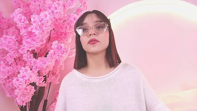 Clara Luu online show from July 24, 8:51 pm